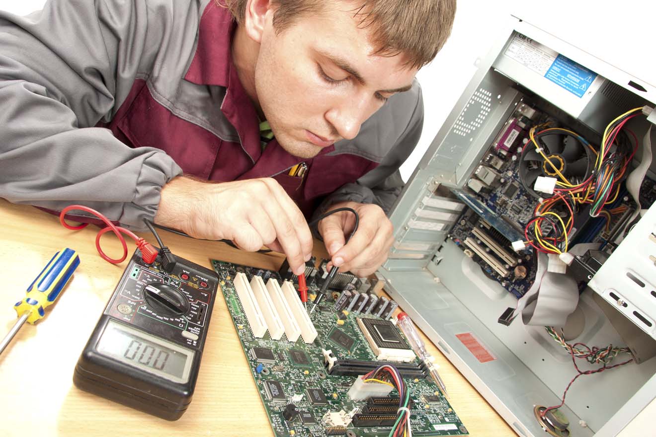 Мастер по ремонту компьютеров в Советском районе